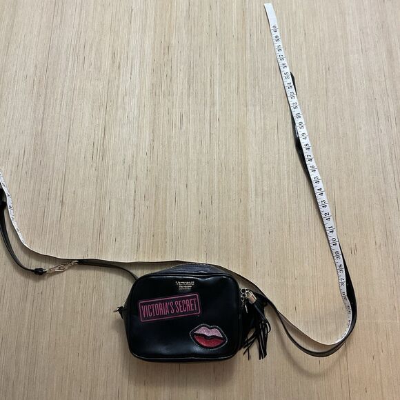 Victoria's Secret Black City Crossbody Belt Bag Purse Lips Tassel - Picture 7 of 10